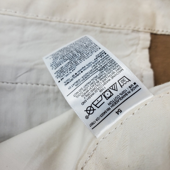 Old Navy Straight Lived-In Khaki Non-Stretch Shorts Men 54W - Picture 5 of 7